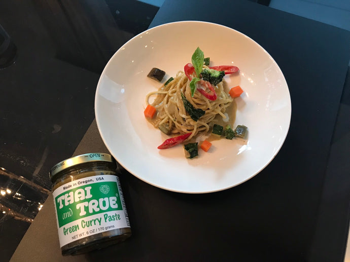 Spaghetti Green Curry with vegetables (V)